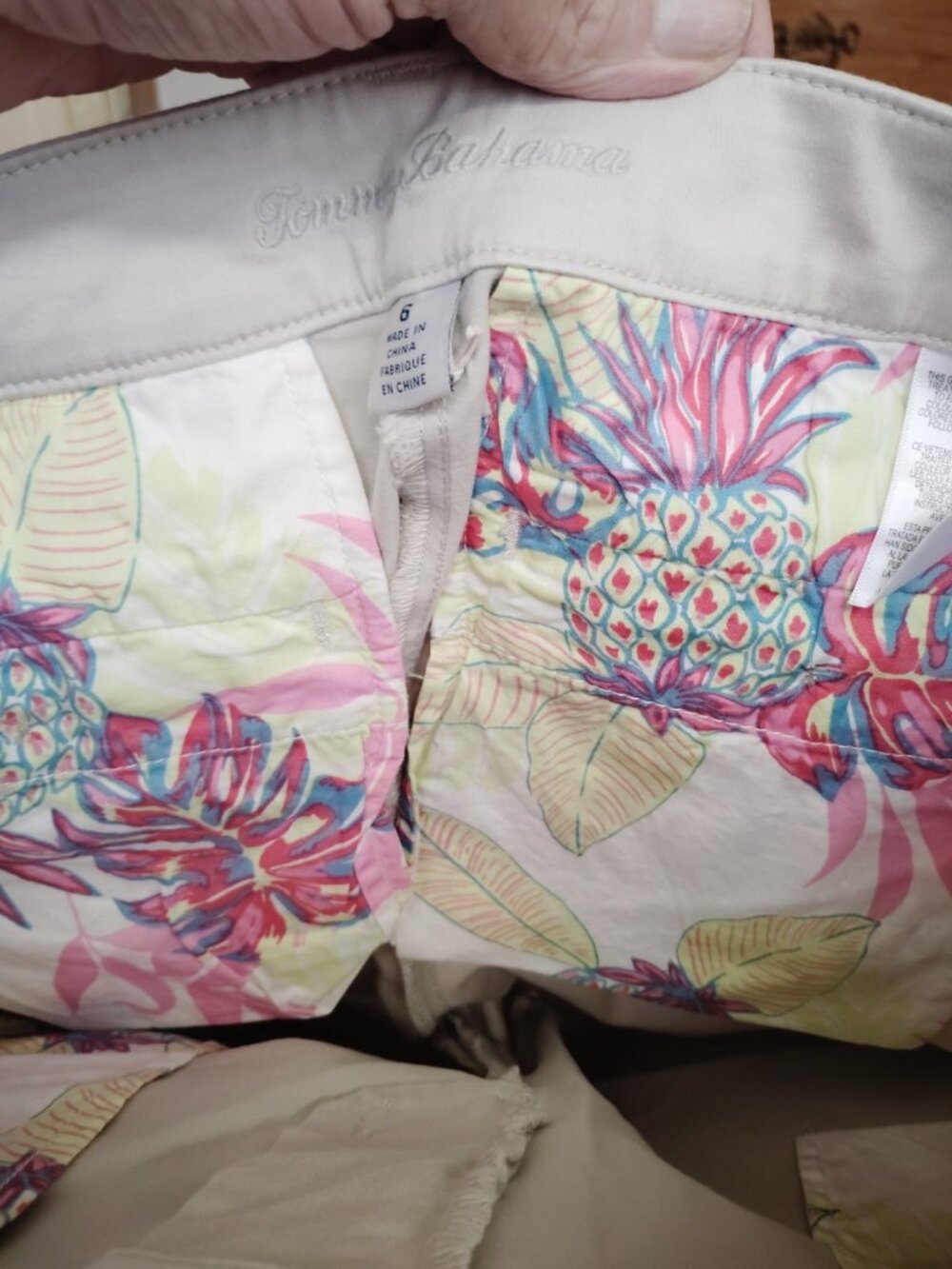Tommy Bahama Women's Ankle Pants Size 6 Live the Island Life Khaki Mid Rise - Picture 6 of 8